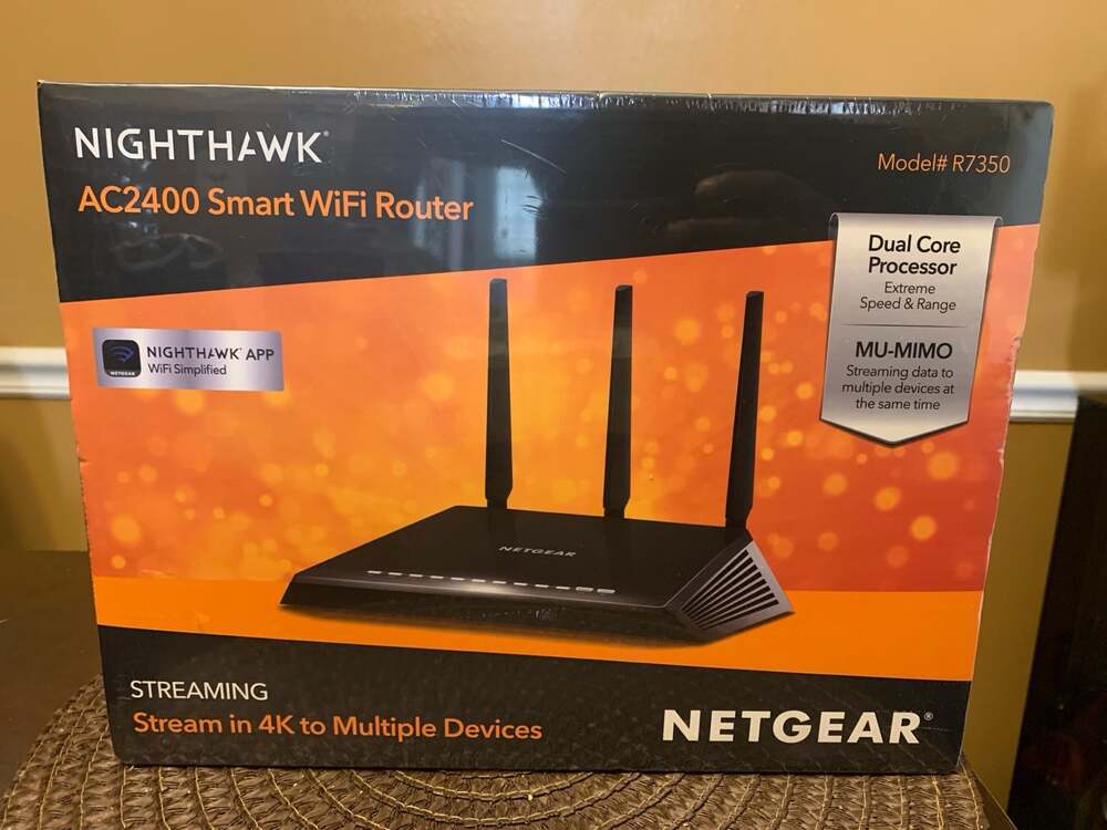 Netgear Nighthawk AC2400 Smart WiFi Router (Model R7350) NEW